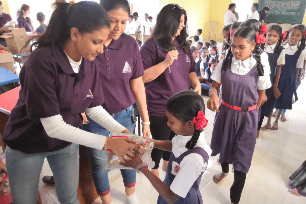 Community service - Food distribution in schools